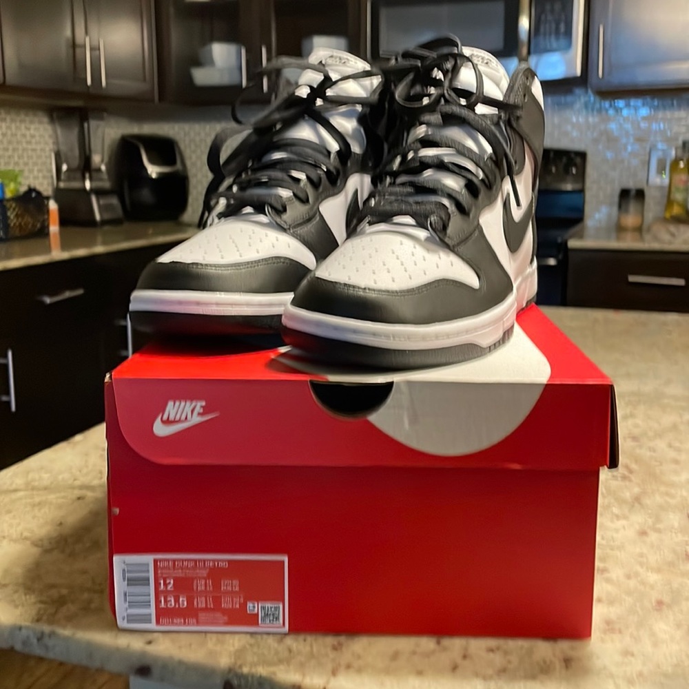 Mens dunk hi retro…. Will ship today